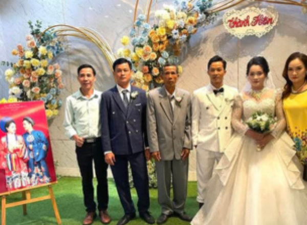 Đặt tiệc đám cưới 